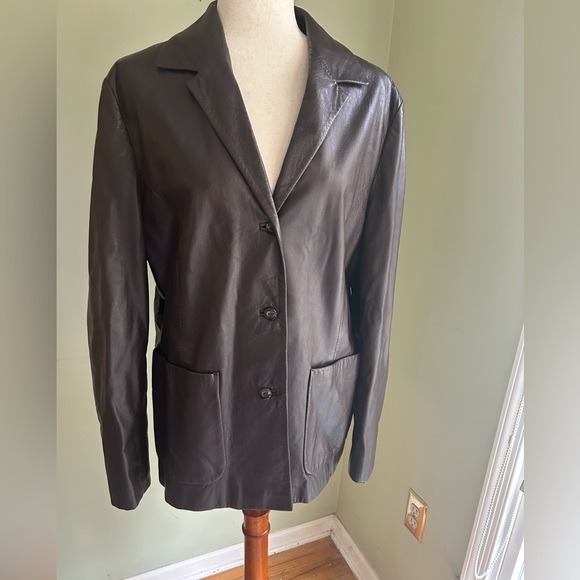 Boss by Hugo Boss women’s leather blazer/jacket. Dk brown 100% lamb skin. Nice!